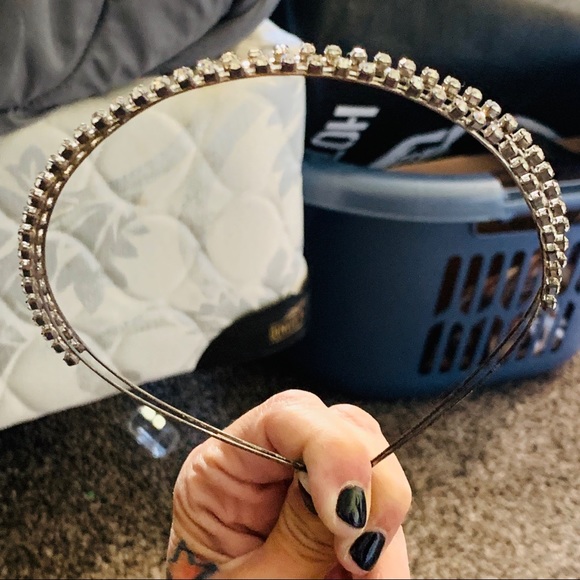 Tiara - Picture 3 of 4